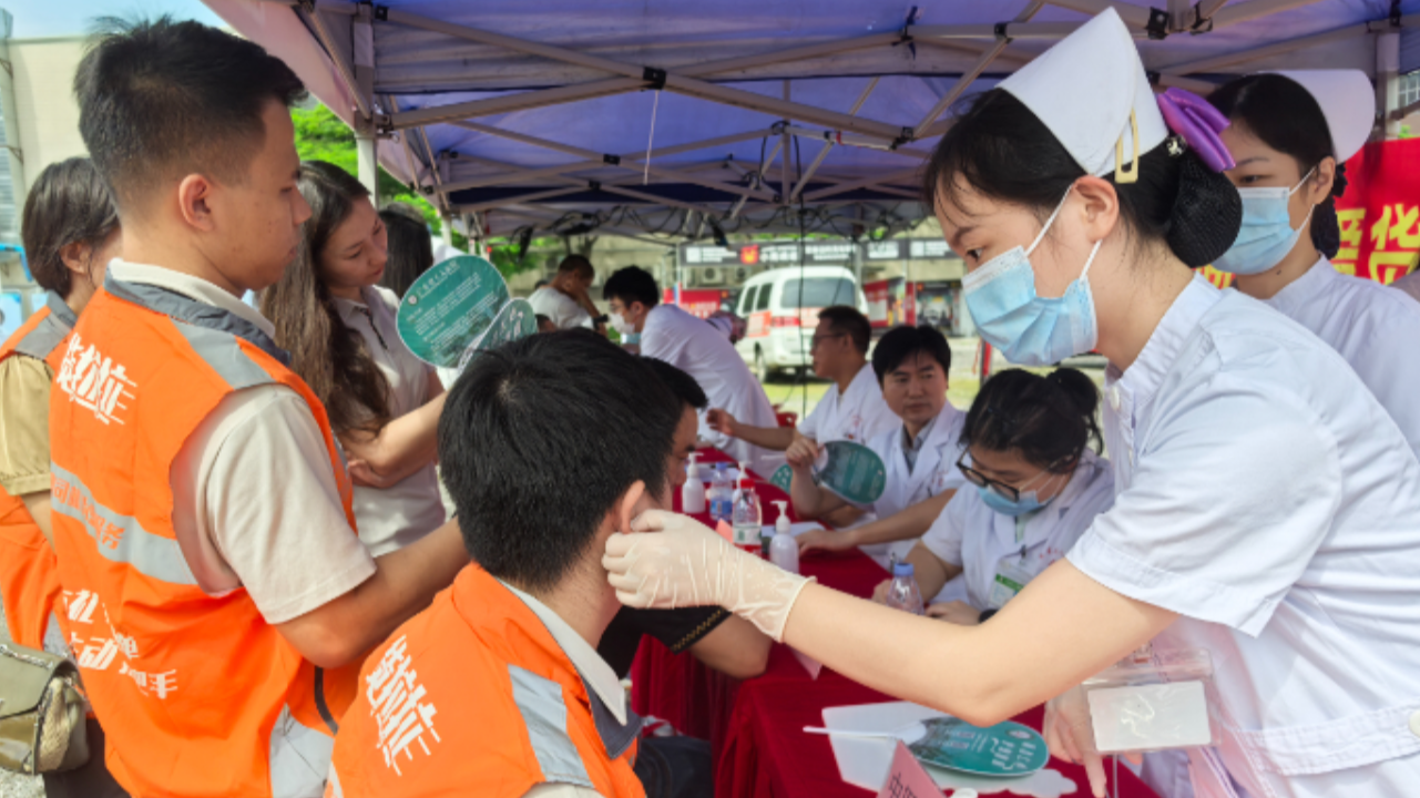 广东省职工保障互助会向货拉拉货车司机赠送“二次医保”和健康体检套餐